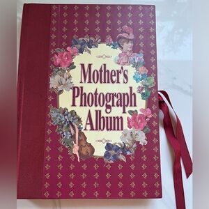 Vintage Mother’s Photograph Album (1997) The Victoriana Montague House Editions